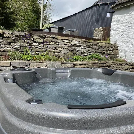 Great House Farm Luxury Pods And Self Catering Hotel Crickadarn Exterior photo