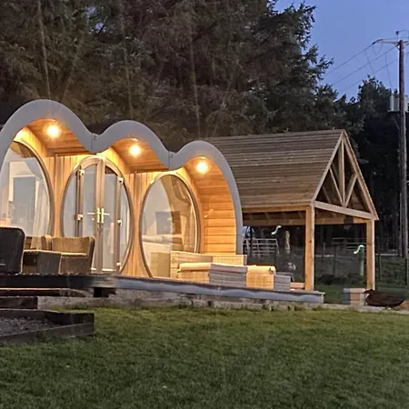Great House Farm Luxury Pods And Self Catering Hotel Crickadarn Exterior photo