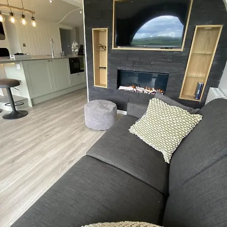 Great House Farm Luxury Pods And Self Catering Hotel Crickadarn Exterior photo