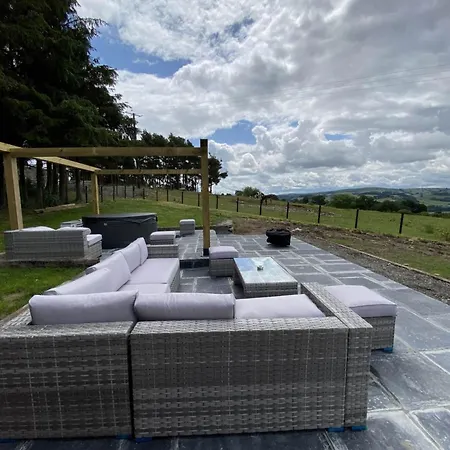 Great House Farm Luxury Pods And Self Catering Hotel Crickadarn Exterior photo